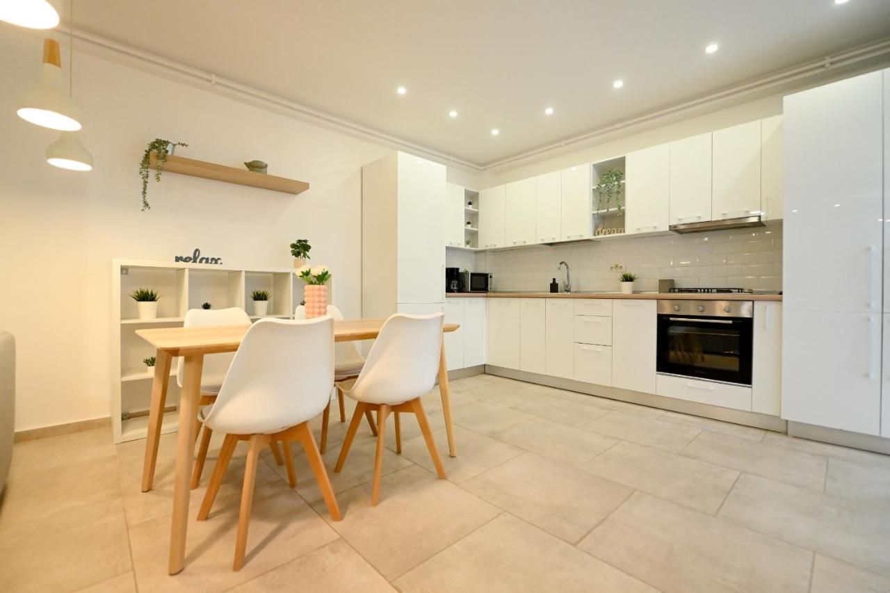 Apartment Splendid 2br With Breathtaking Views Of Casa Poporului Bukarest