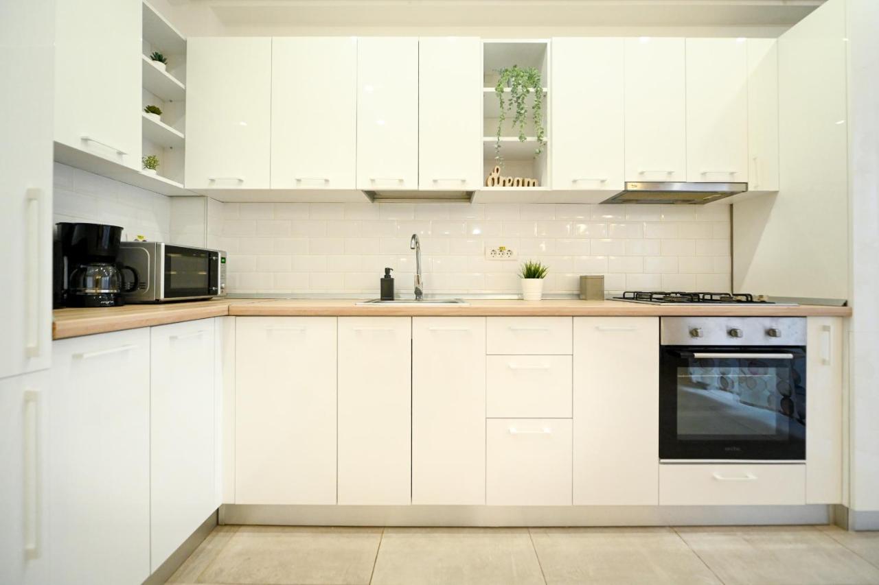 Splendid 2br With Breathtaking Views Of Casa Poporului Bukarest