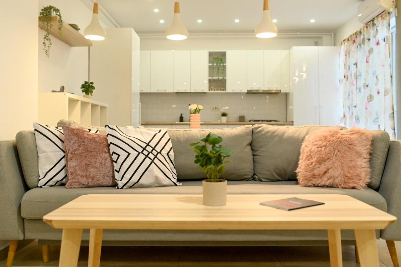 Splendid 2br With Breathtaking Views Of Casa Poporului Bucharest